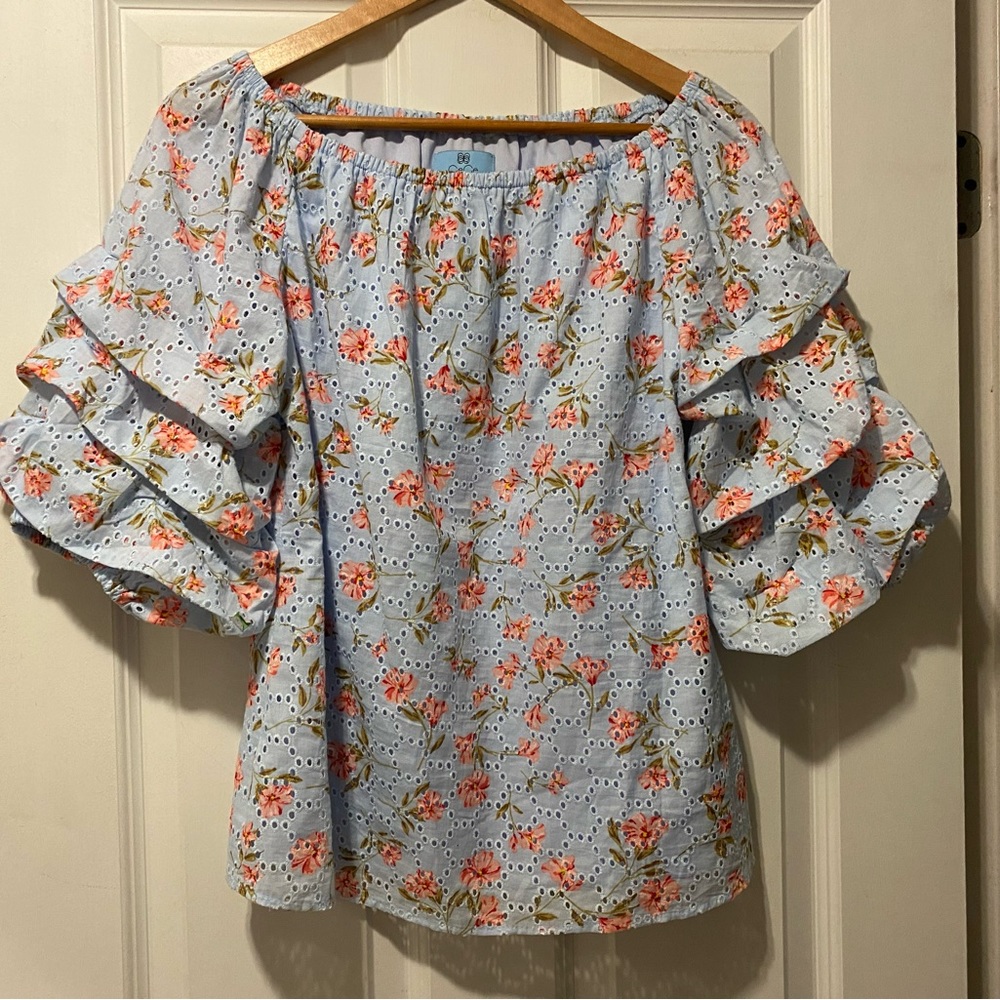 NWOT CeCe Short Ruffle Sleeve Floral Peasant Top